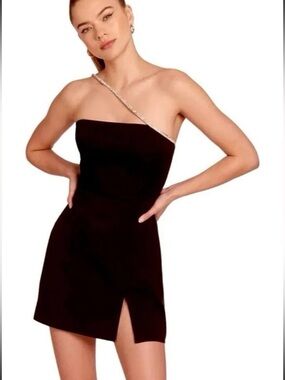 NWOT AMANDA UPRICHARD
DREAM DRESS